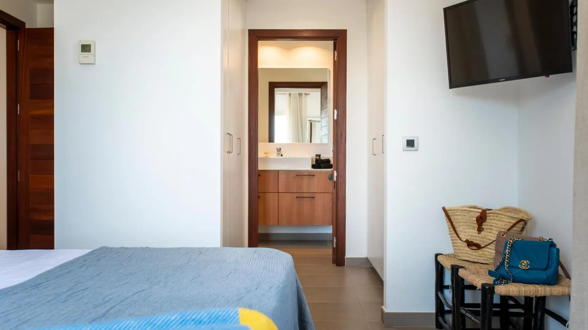 Villa Cap Martinet Talamanca Vila Can Tashellu, Boutique 5 Bed - Sea And Forest View